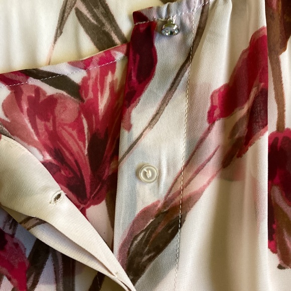 Jennifer Lopez sheer loose style Top - Picture 5 of 7